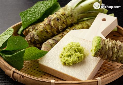 Planta de wasabi y su raíz