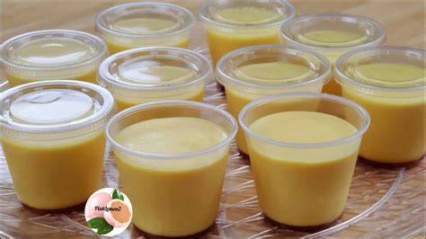 Flan de huevo con melocotón en vasitos