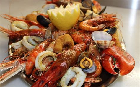 Parrillada de marisco con langosta y gambas