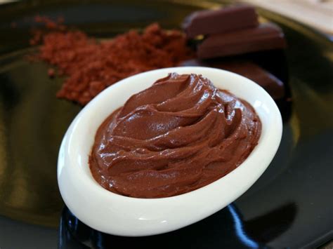 Crema de chocolate fit y proteica untada en tortitas
