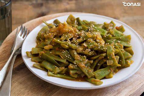Plato de judías verdes con guarnición