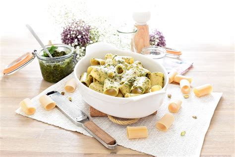 Pasta Paccheri con pesto de pistachos