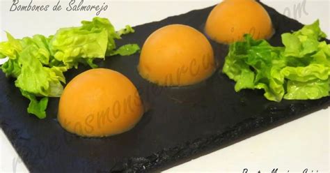 Ingredientes frescos para bombones de salmorejo
