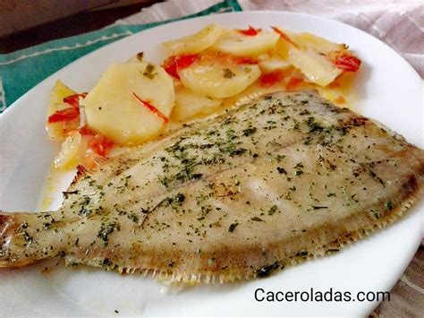 Gallo al horno con guarnición de patatas y verduras