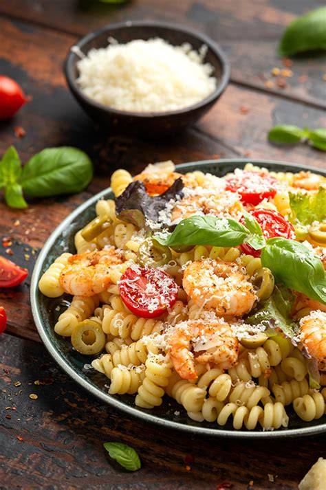 Ensalada de pasta con gambas lista para llevar