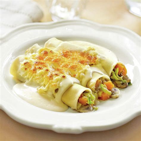 Variedad de canelones: atún, pollo, verduras