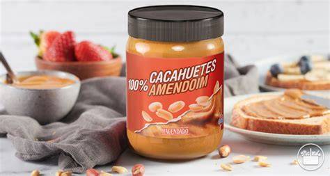 Tarro de crema de cacahuete casera