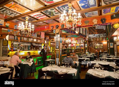 Interior de La Brigada, parrilla reconocida en San Telmo