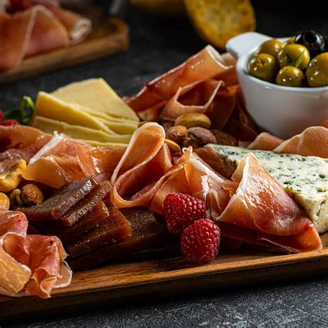 Tabla de quesos y jamón serrano