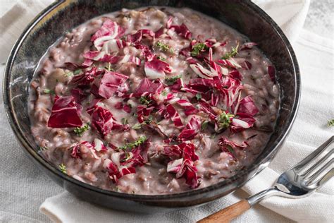 Ingredientes principales del risotto de achicoria y gorgonzola