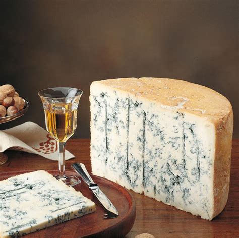 Queso Gorgonzola DOP con sus vetas características