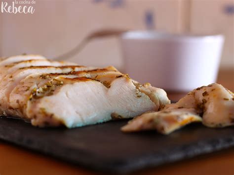 Plato de pechuga de pollo a baja temperatura con puré de coliflor