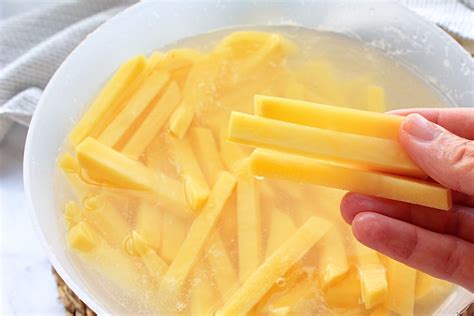 Patatas cortadas en bastones