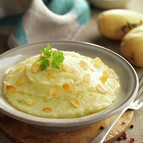 Puré de patatas casero con mantequilla y nuez moscada