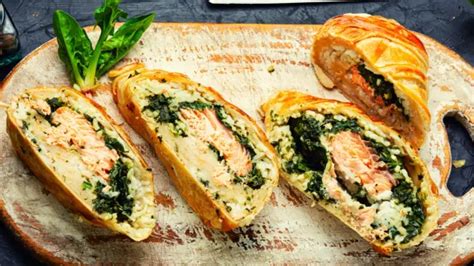 Empanadillas con relleno de espinacas y salmón ahumado