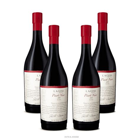 Botella de vino Pinot Noir La Porte Du Caillou y copa de vino tinto
