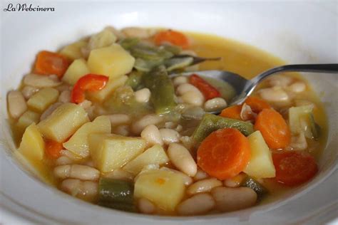 Guiso vegano de judías blancas con verduras