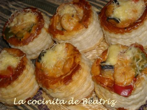 Volovanes rellenos de pisto y gambas antes de hornear