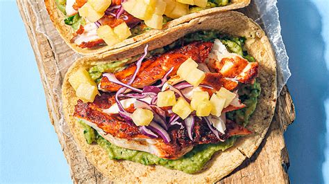 Tacos de pescado al pastor con piña