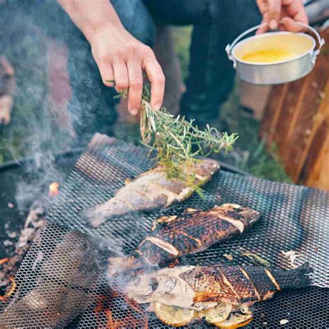 Esquema de funcionamiento de una caja de ahumado para barbacoa