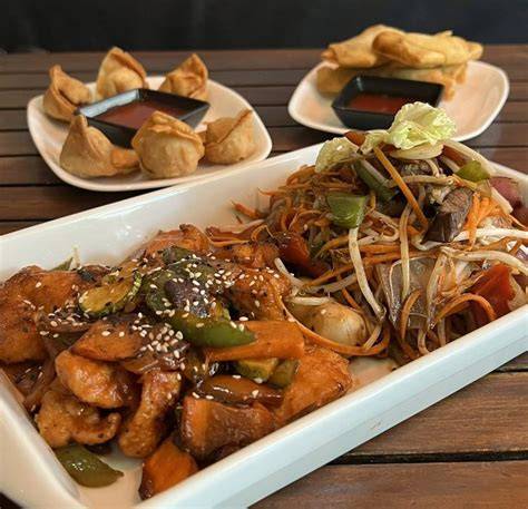 Variedad de platos en Chifa Boteco