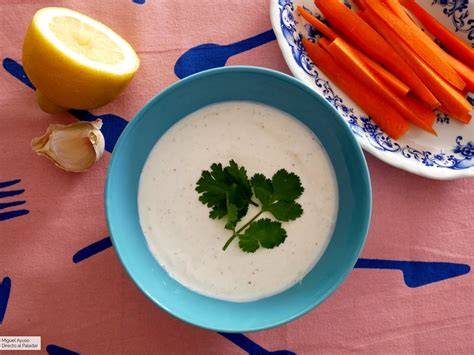 Ingredientes para salsa de yogur