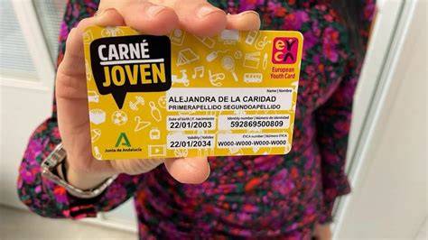 Infografía con los principales descuentos del Carné Joven en Ceuta