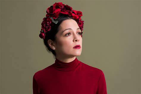 Natalia Lafourcade retrato