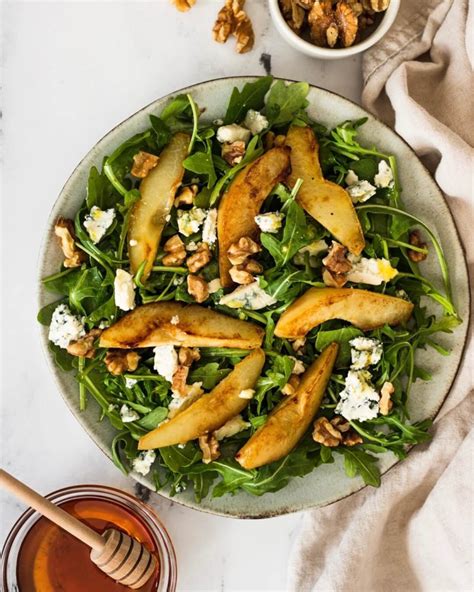 Ensalada de escarola con peras caramelizadas