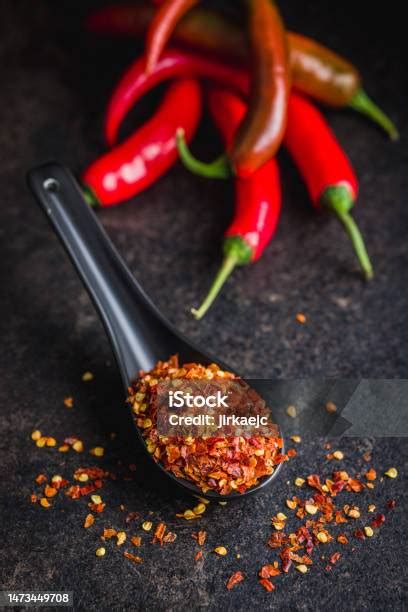 Caviar de pimientos rojos en cuchara