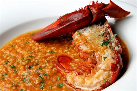 Arroz con bogavante emplatado