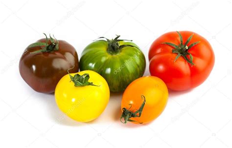 Tomates de diferentes colores y tamaños