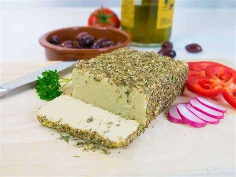 Queso vegano de anacardos con hierbas aromáticas