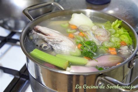 Ingredientes para un fumet de pescado