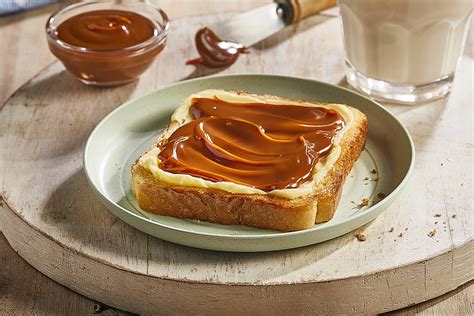 Tostadas con dulce de leche y mantequilla