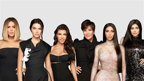 Las Kardashian posando en un evento