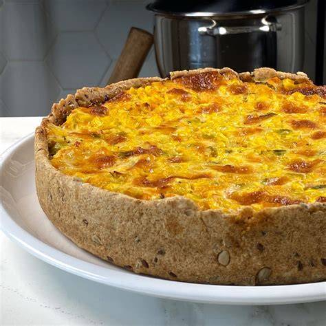 Tarta de calabaza decorada con una rejilla de masa