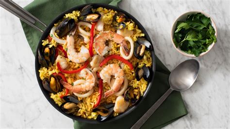 Ingredientes para paella con langostinos congelados