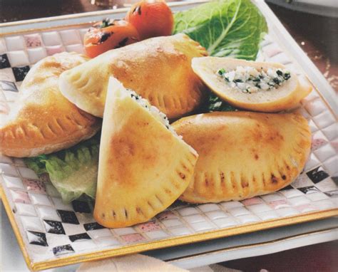 Empanadillas de queso feta y pasas