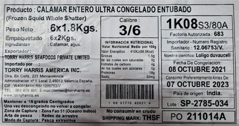 Ejemplo de etiqueta de pescado congelado con información destacada