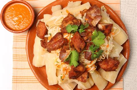 Plato de yuca con chicharrón