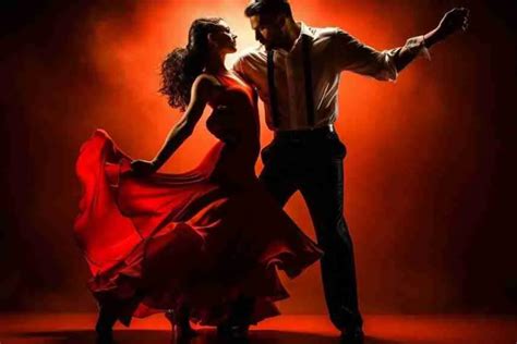 Pareja bailando salsa con energía y alegría