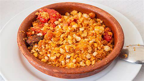 Plato de migas aragonesas