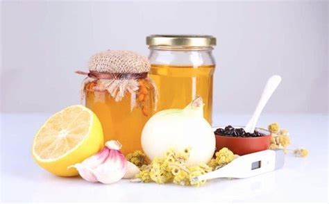 Preparación de jarabe de ajo, miel y limón