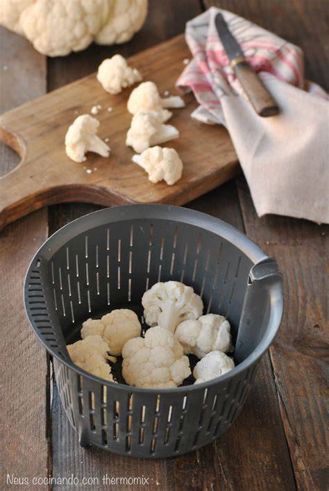 Thermomix con Varoma cocinando coliflor