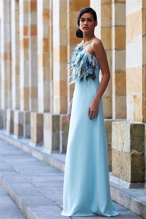 Top con plumas para boda de noche