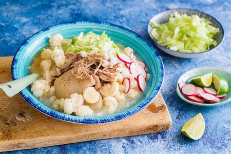 Plato de pozole blanco