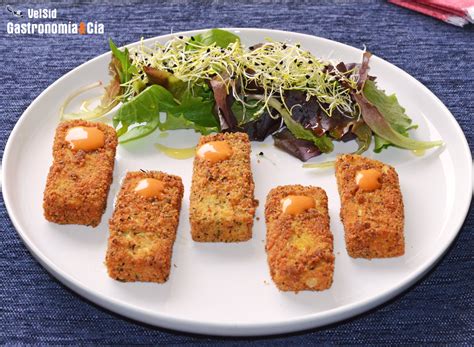 Tofu rebozado antes de freír
