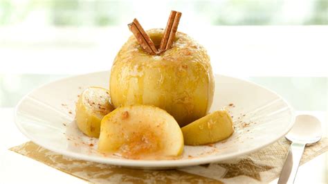 Manzanas asadas listas para servir