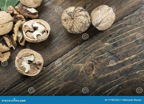 Nueces de Castilla enteras y troceadas